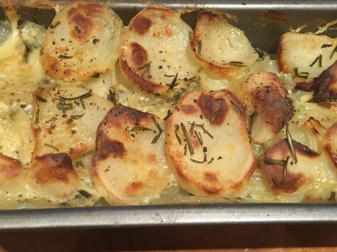 french potatoes, french potato recipes, potato recipes, potatoes boulangeres, how to make potatoes boulangeres, food blogger, plates and places