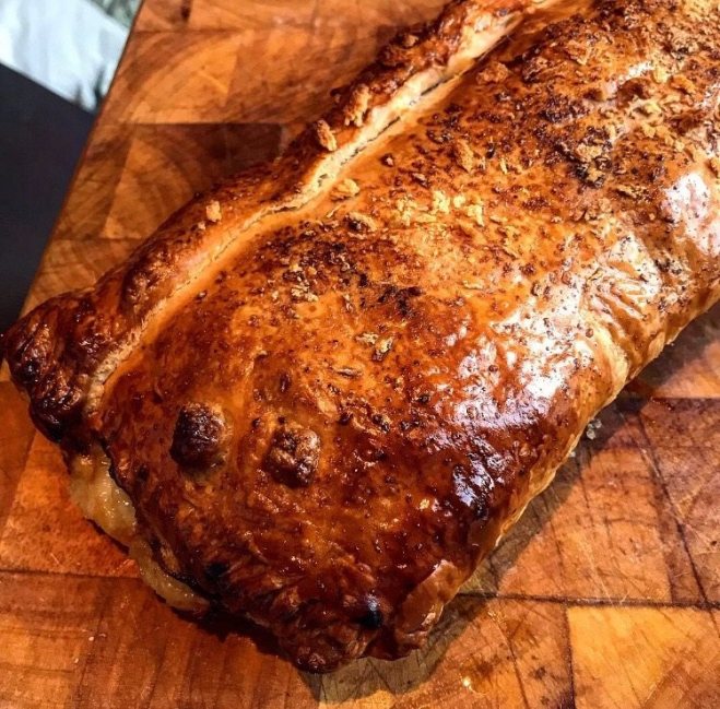 sausage roll, how to make a giant sausage roll, stuffing sausage roll, apple and pork sausage roll, ideas for christmas leftovers